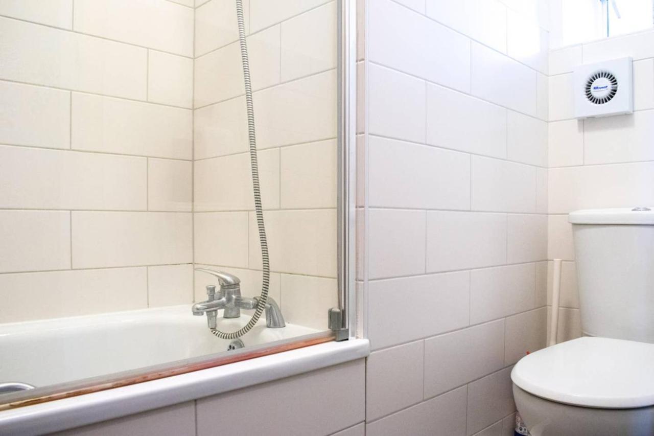 Beautifully Decorated Contemporary 2 Bedroom Flat London Kültér fotó